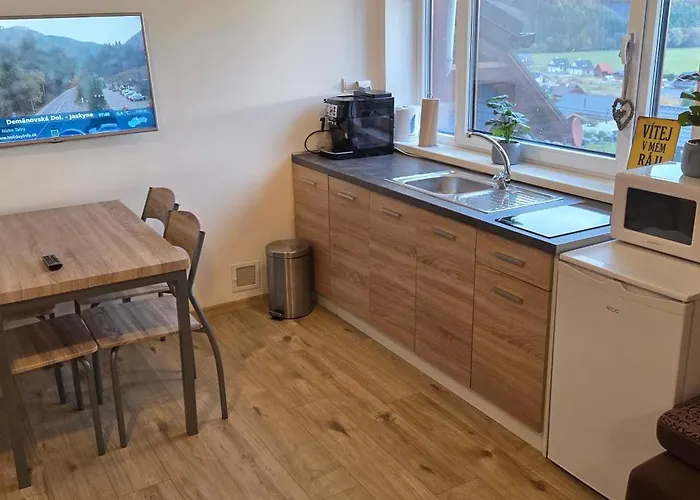 Snow Nyaraló Valcsa